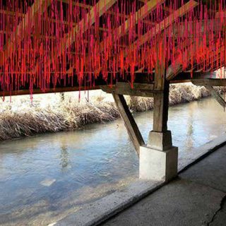 Histoire d'eau, de gestes et de structures